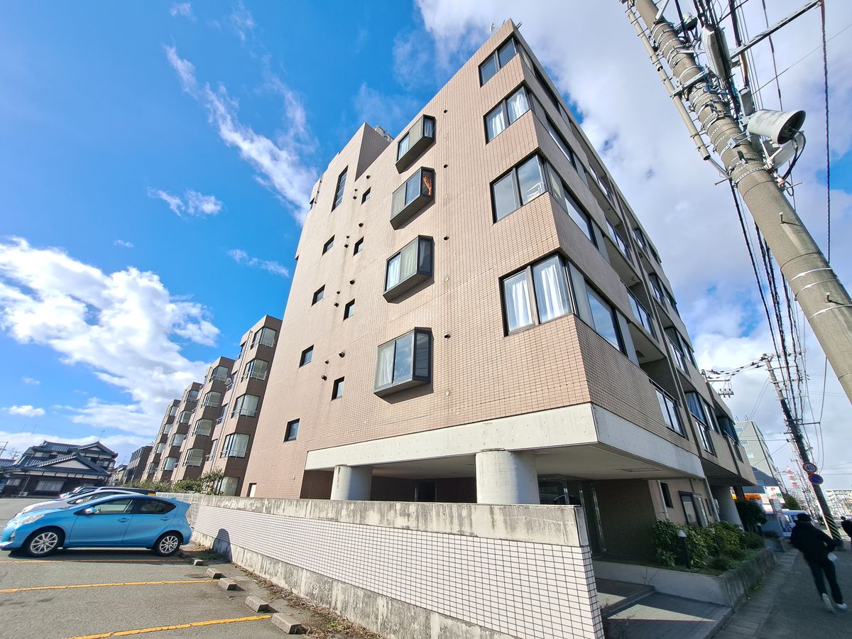 ロイヤルマンション / 304